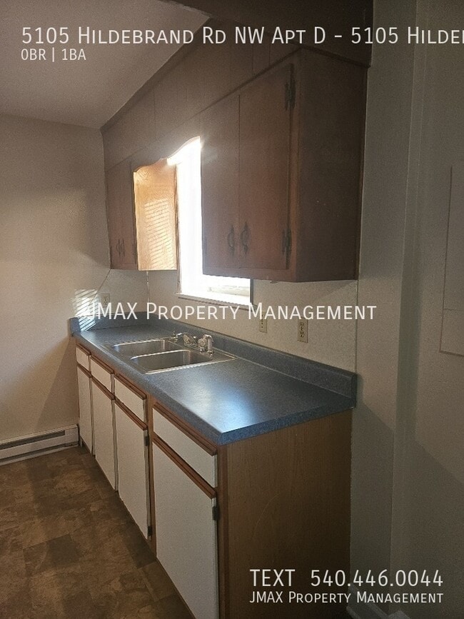 Building Photo - 5105 Hildebrand Rd NW