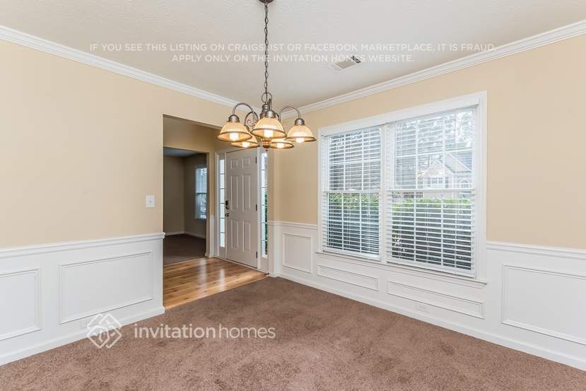 Building Photo - 1040 Deer Hollow Dr