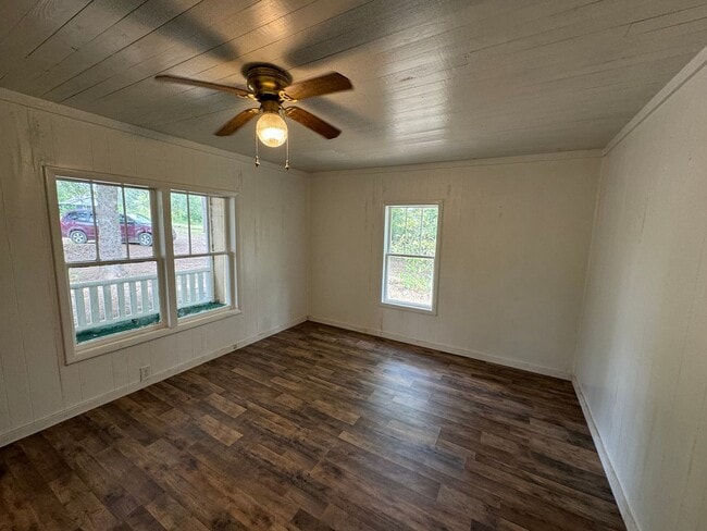 Building Photo - 5424 New Liberty Rd