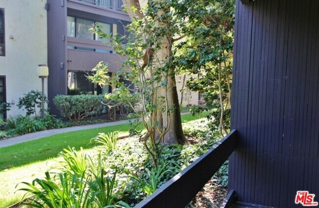 Building Photo - 7765 W 91st St