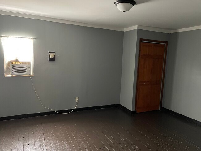 Building Photo - 315 S Penn St