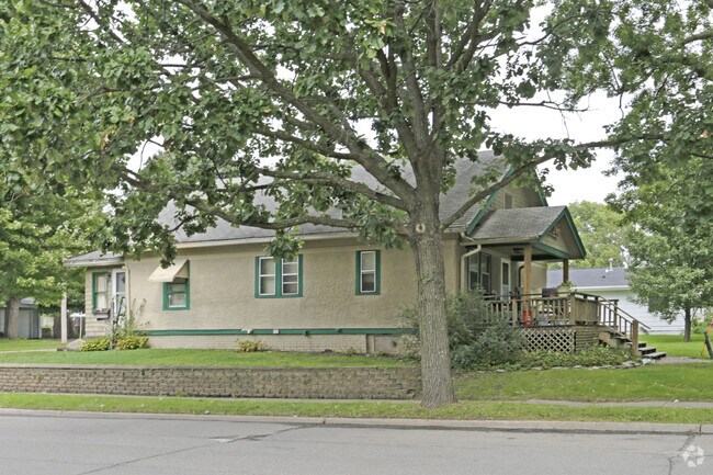 Building Photo - 6211 SW 14th St