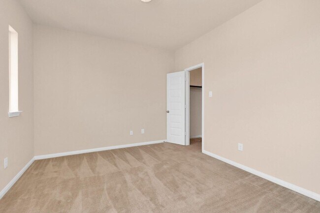 Building Photo - Luxurious House in Sugar Land