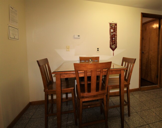 Dining area - 119 Chestnut St