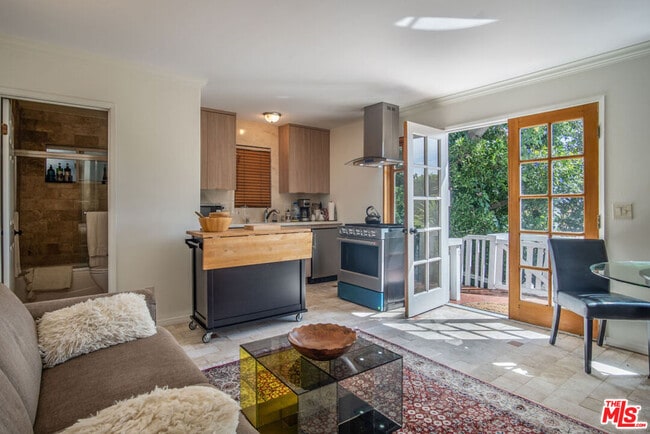 Building Photo - 8298 Presson Pl