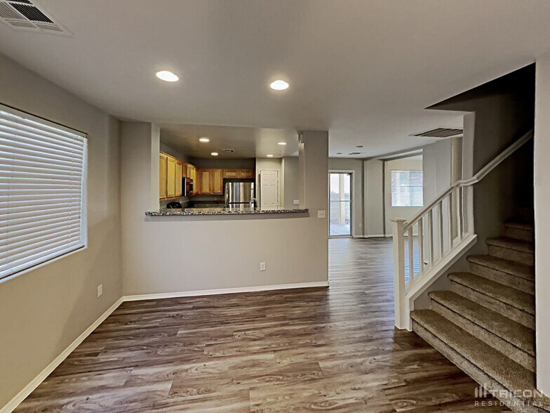 Building Photo - 1062 Coronado Peak Ave