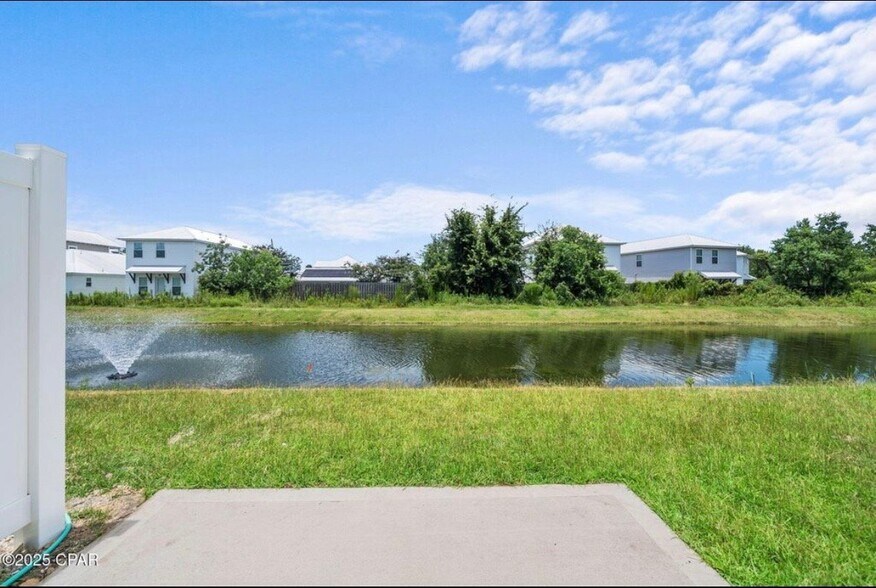 Building Photo - 5876 Tyndall Pl