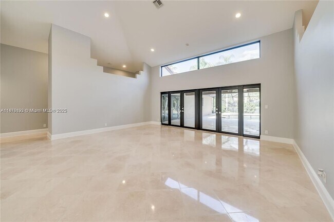 Building Photo - 1180 Manor Ct