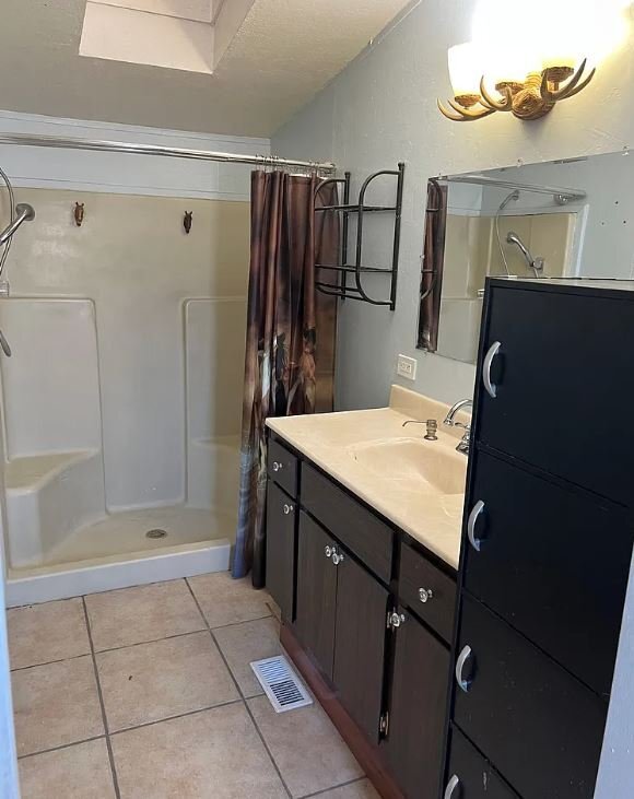 Building Photo - 2640 S Cottonwood Ln