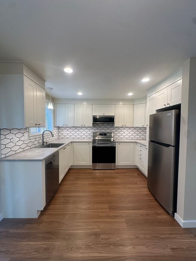 Building Photo - 928 NW Portland Ave