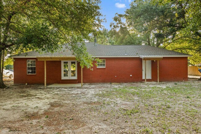 Building Photo - 502 Hyde Park Dr