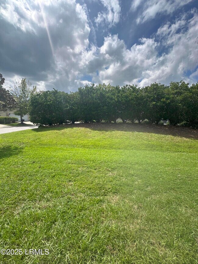 Building Photo - 1 Pomegranate Ln