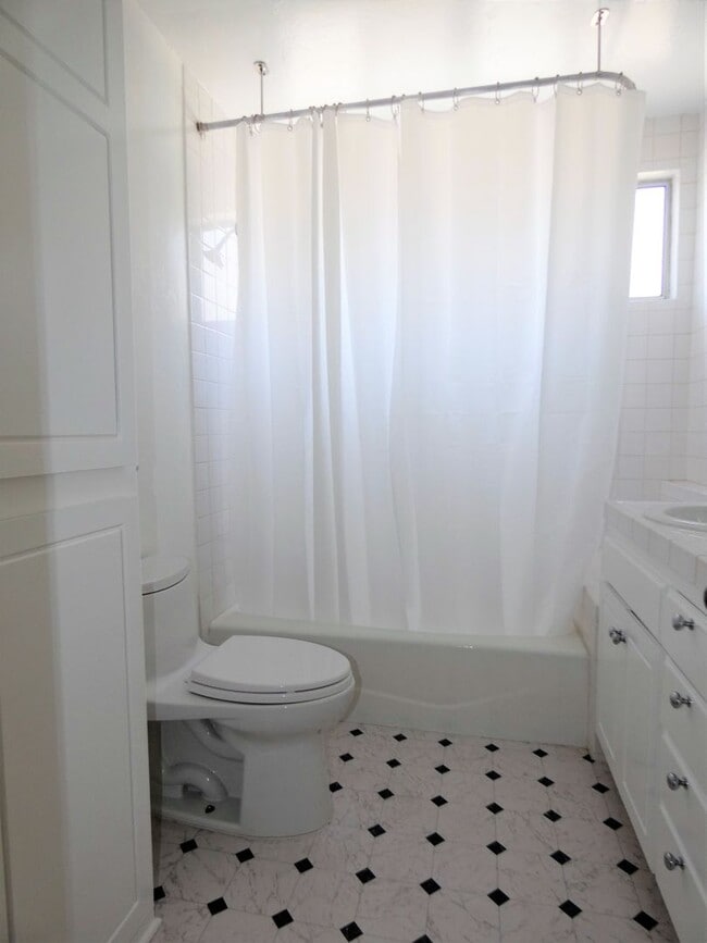 Building Photo - *Available NOW in Whittier!*