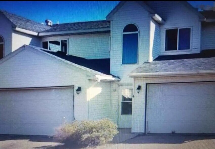 Townhome 3 - 2425 Bostrom Ct