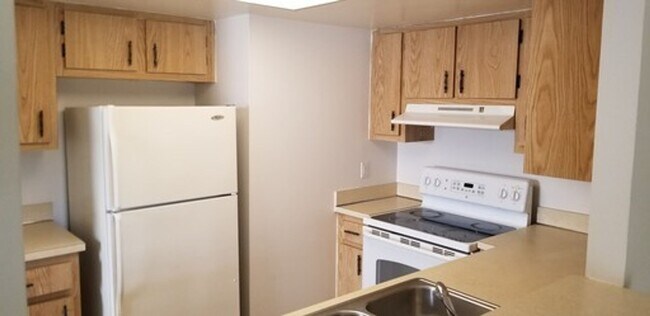 Building Photo - Coral Gardens - M056