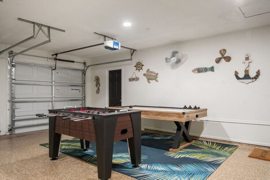 Building Photo - 612 Montezuma Dr