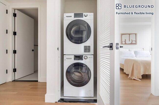 Building Photo - 130 Hope St