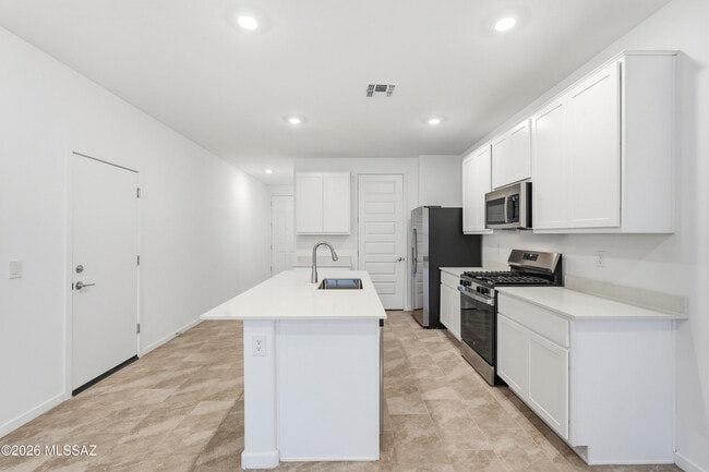 Building Photo - 8774 S Cir. Generoso