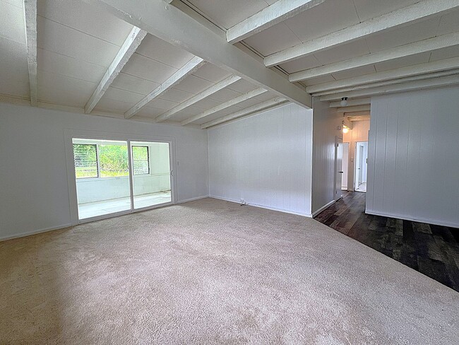 Building Photo - Peaceful Manoa - Spacious three bedroom, o...
