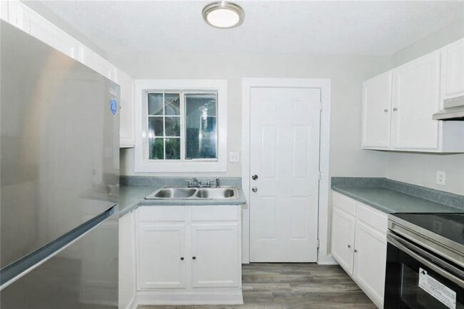 Building Photo - 2065 Alison Ct SW