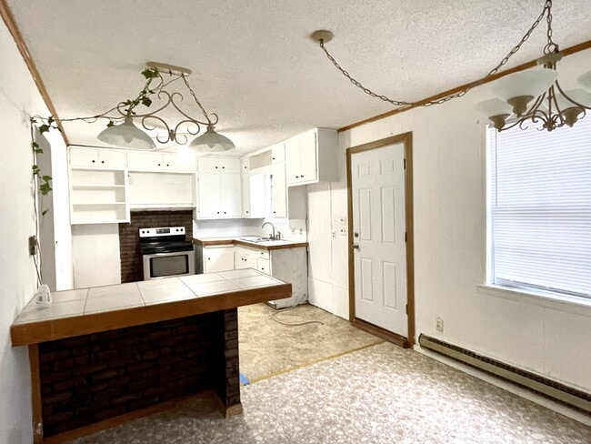 Building Photo - 1527 1st Ave SW