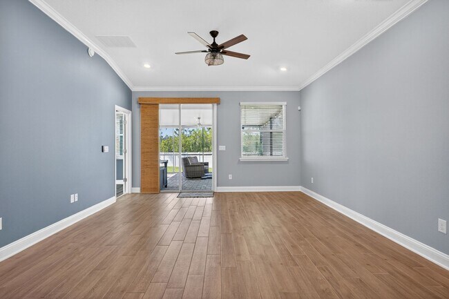 Building Photo - Resort-Style Living!