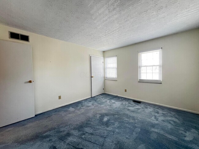 Building Photo - 5346 Portland St