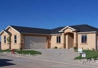 Building Photo - Move-In Bonus!!! 5 bedroom, 3 bath Single Family Home