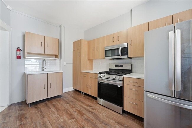 Building Photo - 61 65th St
