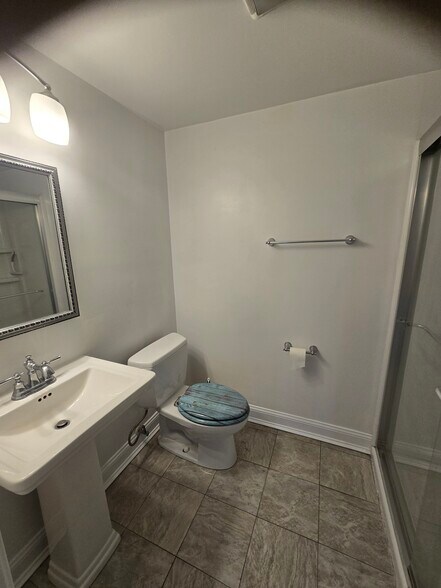 Bathroom - 28976 Three Notch Rd