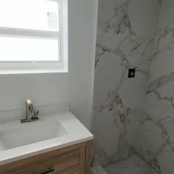 Building Photo - 1744 SW 10th St