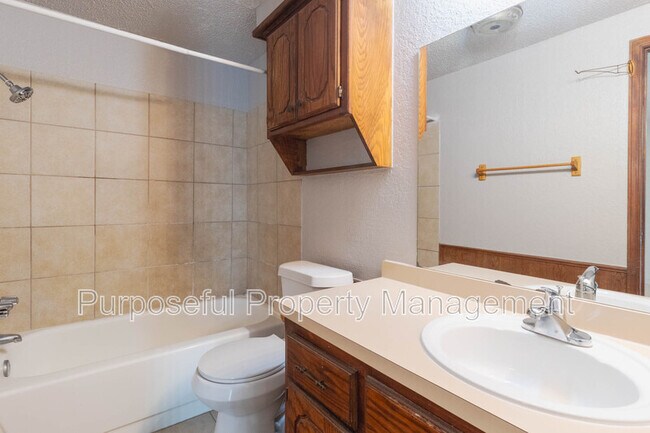 Building Photo - 930 SW 63rd St