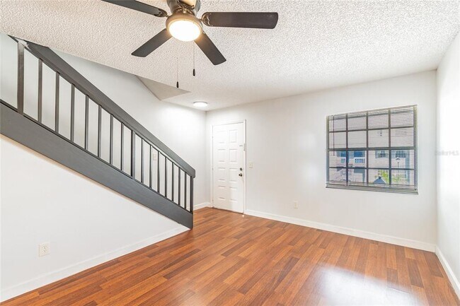 Building Photo - 4907 W McElroy Ave