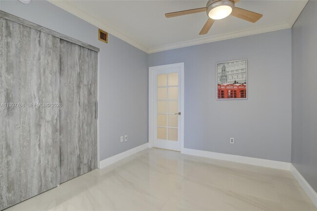 Building Photo - 1830 S Ocean Dr