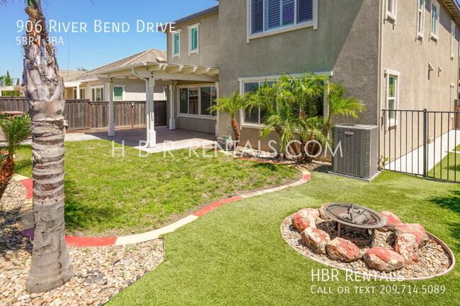 Building Photo - 906 River Bend Dr