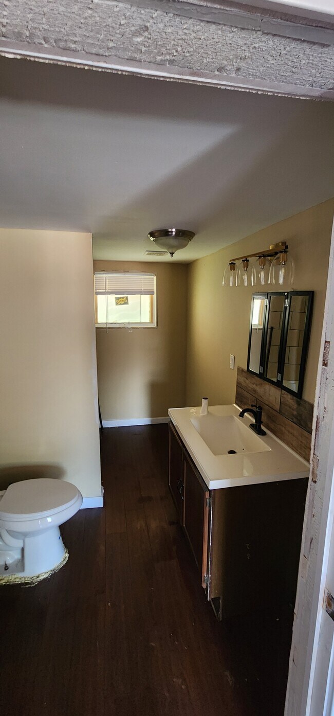 Building Photo - 274 N Main St