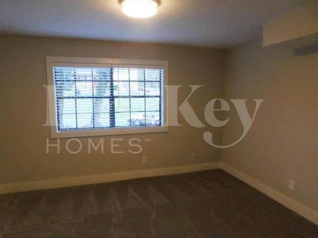Building Photo - 455 Chanterelle Dr