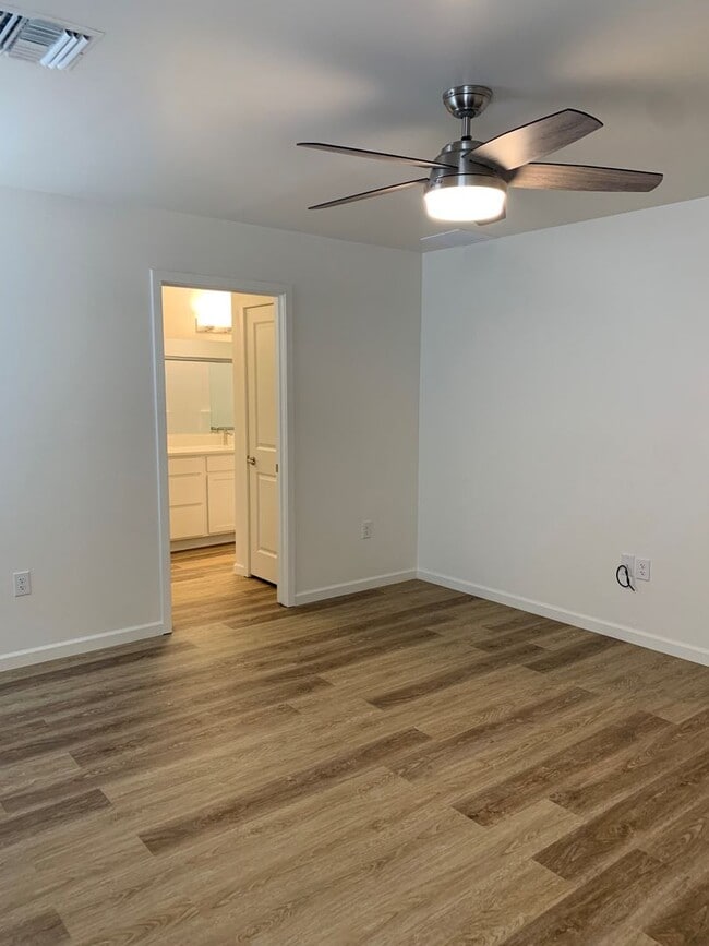 Building Photo - 2494 S Clovis Place-