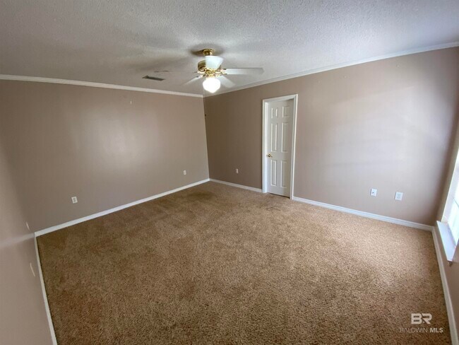 Building Photo - 249 Ridgewood Dr