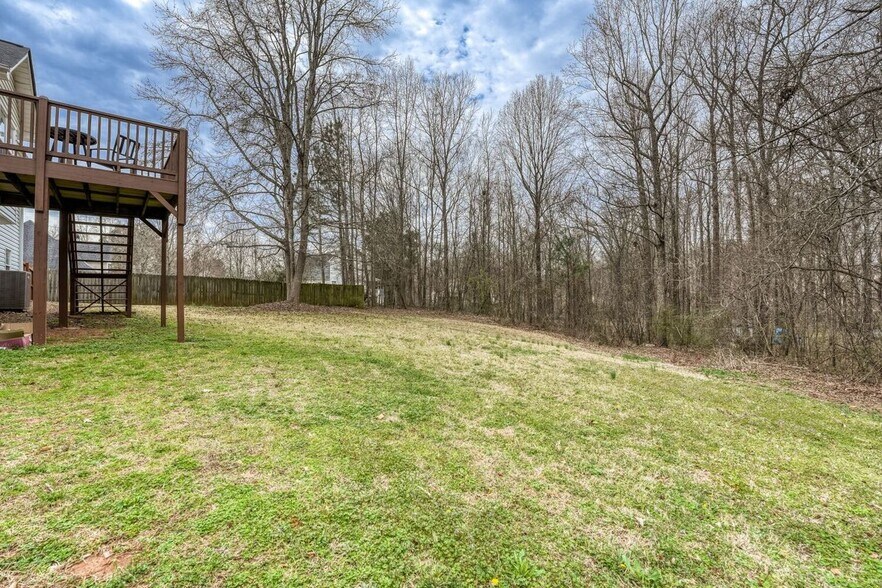 Building Photo - 136 River Walk