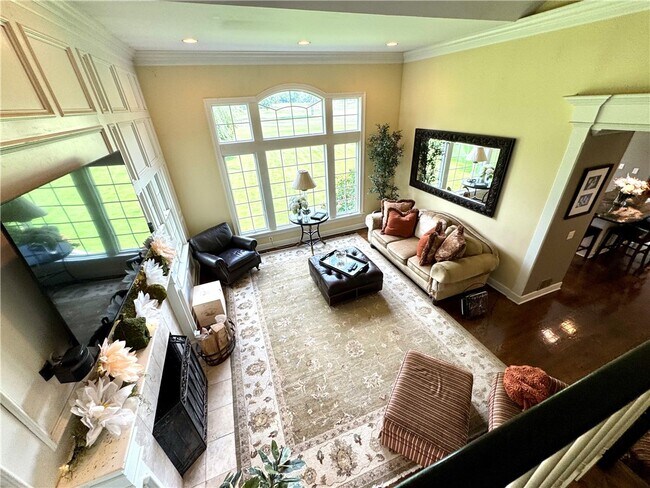 Building Photo - 92 N Country Club Dr