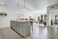 Building Photo - 160 School St