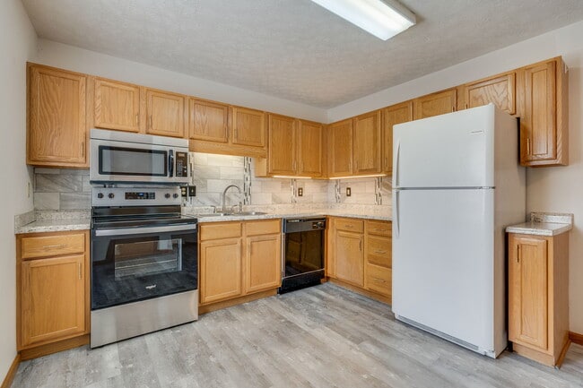 Kitchen - 118 Lori Ann Dr