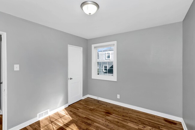 Building Photo - Huntsville Townhouse 2BR/1BA