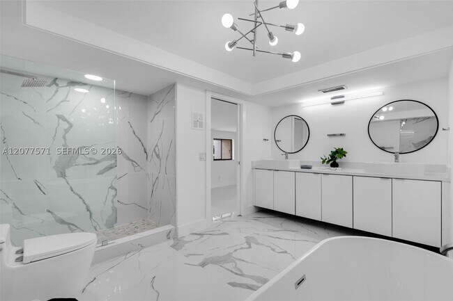 Building Photo - 3843 Alcantara Ave