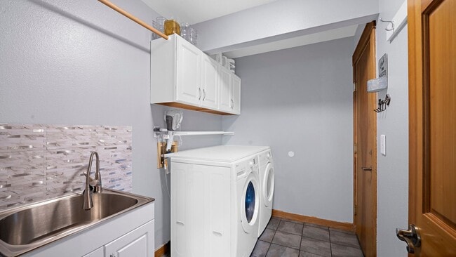 Building Photo - 15390 Paddington Cir