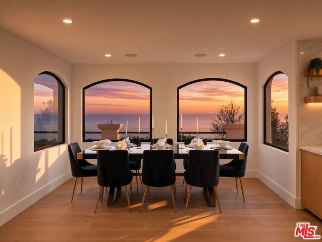 Building Photo - 3909 Villa Costera