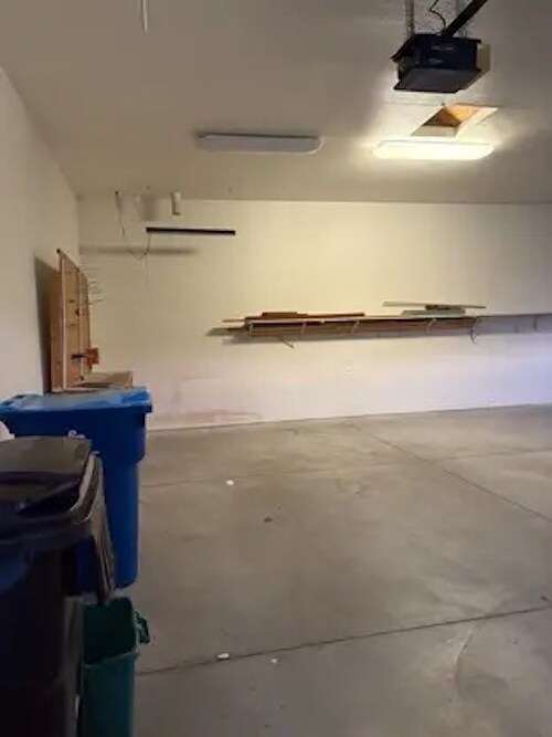 Building Photo - 337 Dakota Cir