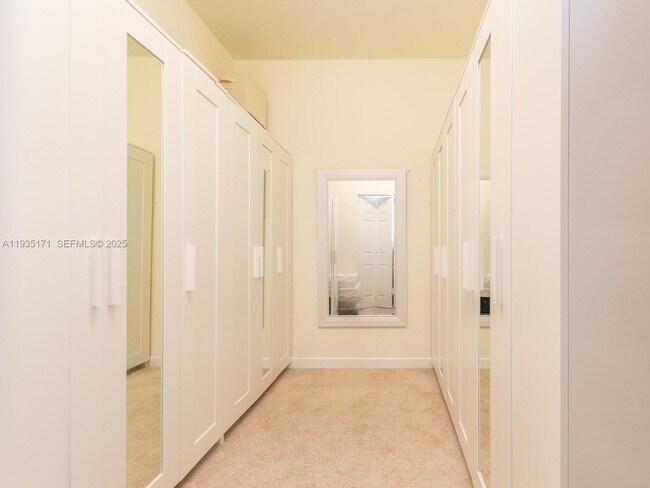 Building Photo - 12320 S Village Cir