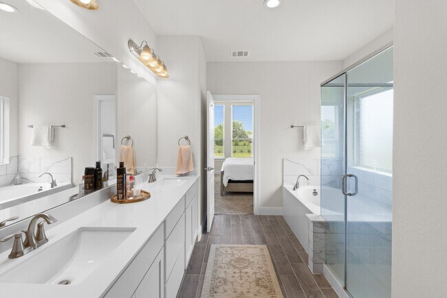 Building Photo - 12114 Champion's Frst Dr